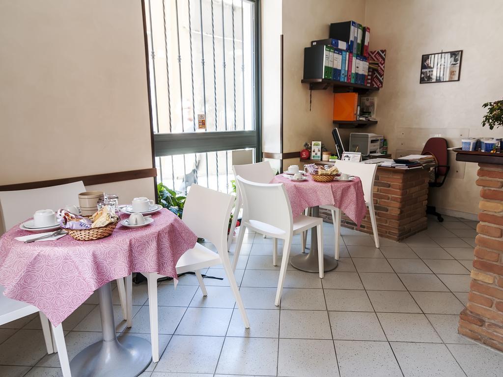 Отель La Casa Degli Artisti 1 Неттуно Экстерьер фото